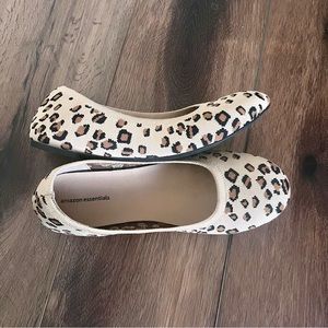 Amazon Essentials animal print slip on flats, size 10
